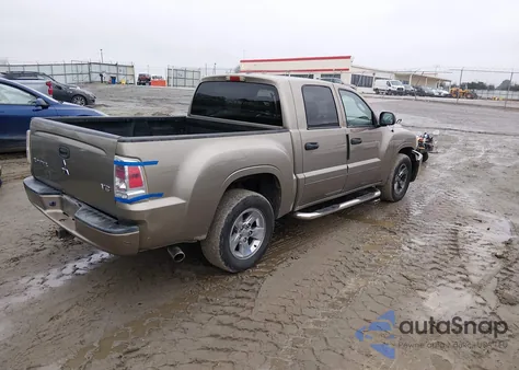 2006 Mitsubishi Raider Xls z USA, uszkodzony, nr VIN 1Z3HC48N56S513913